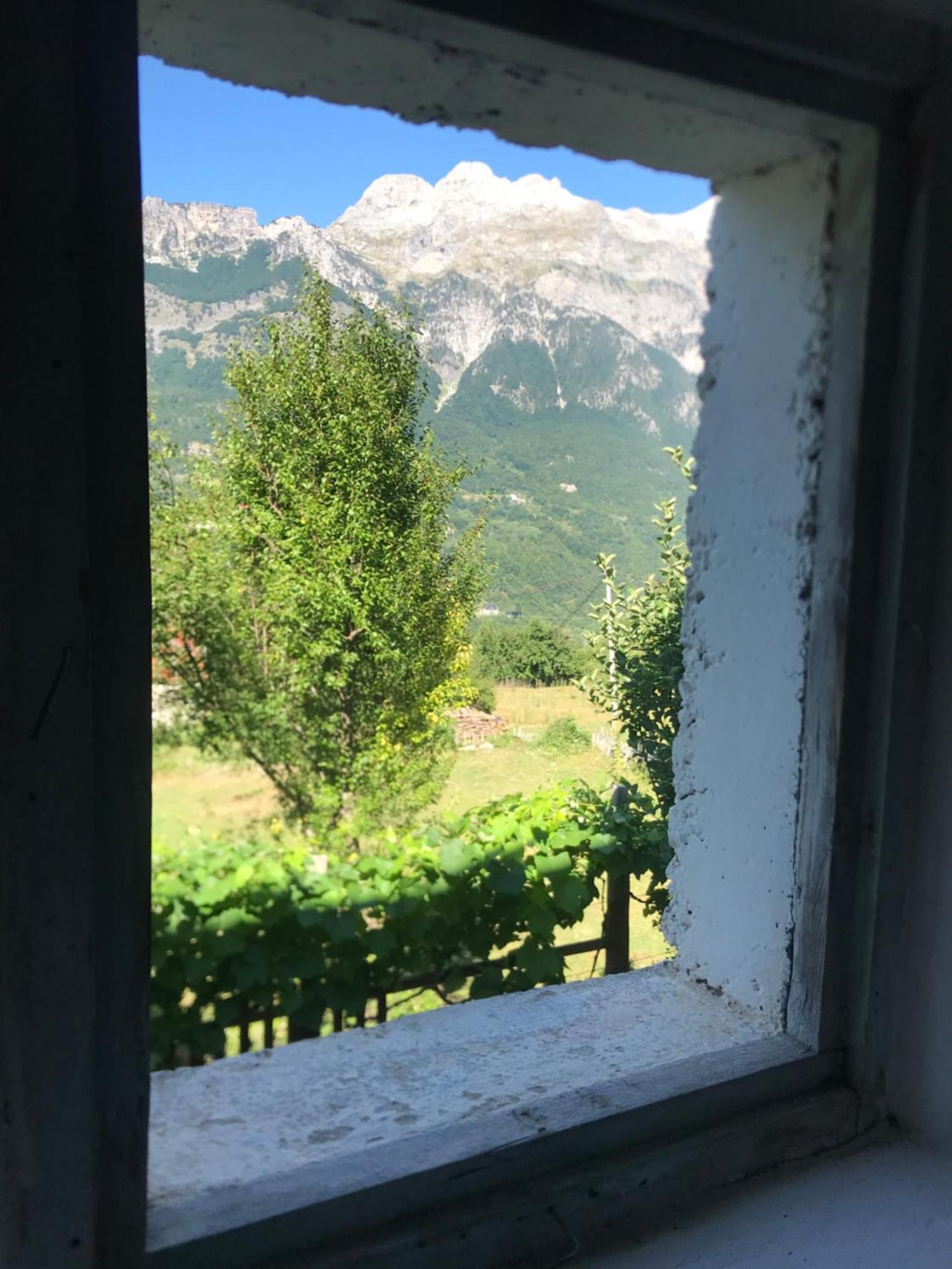 Marash Rrgalla Guesthouse テス エクステリア 写真