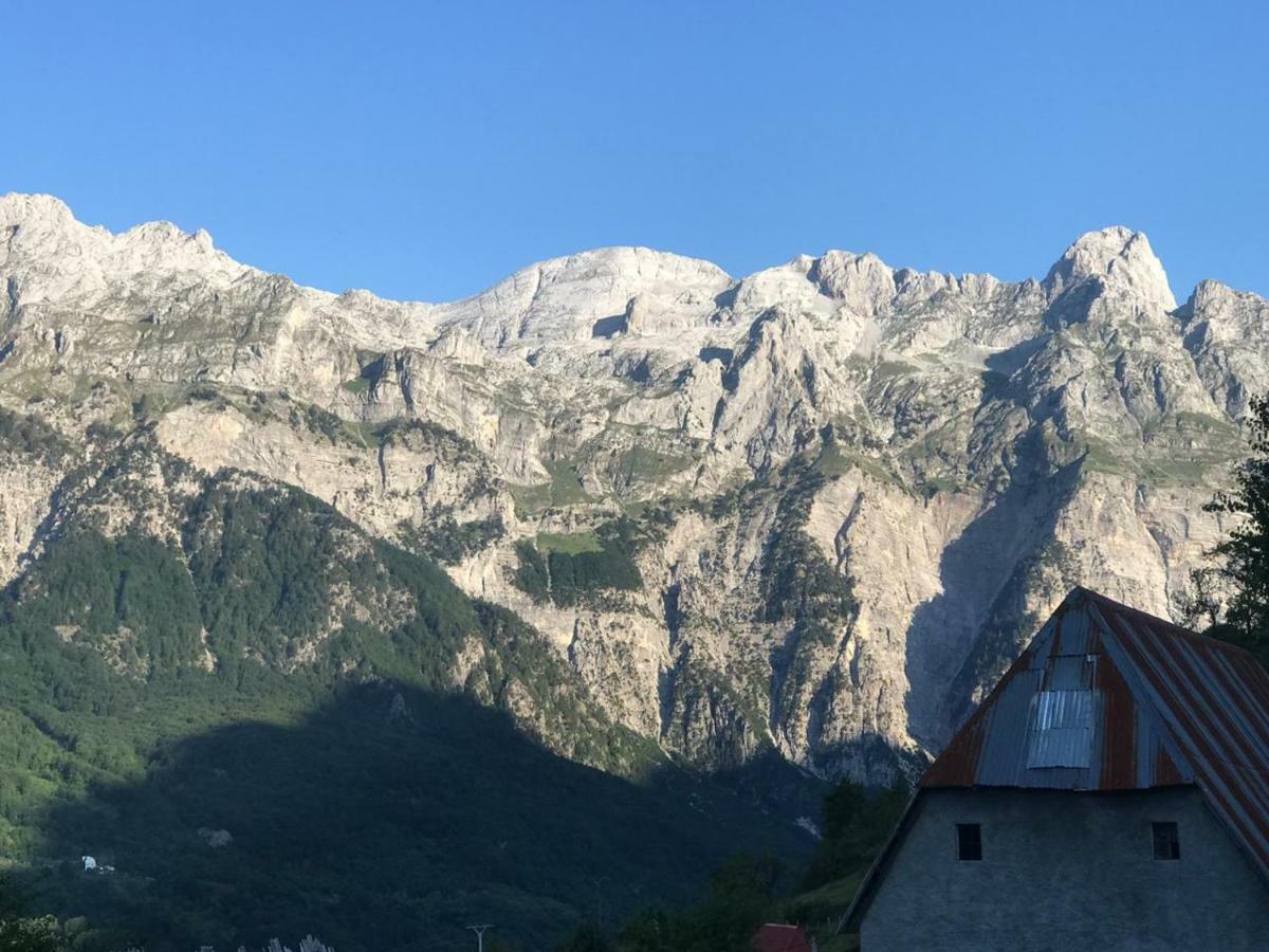 Marash Rrgalla Guesthouse テス エクステリア 写真